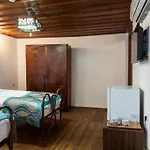 Otel Lal 3*